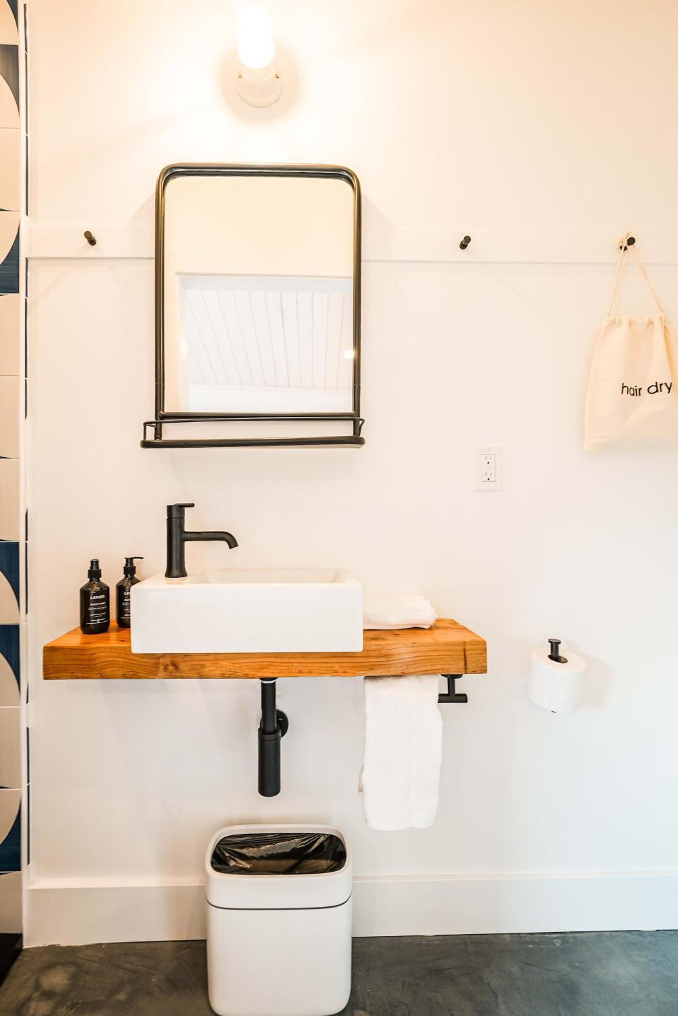 Funboard Room Includes King Bed And Mini Kitchenette Stinson Beach Extérieur photo